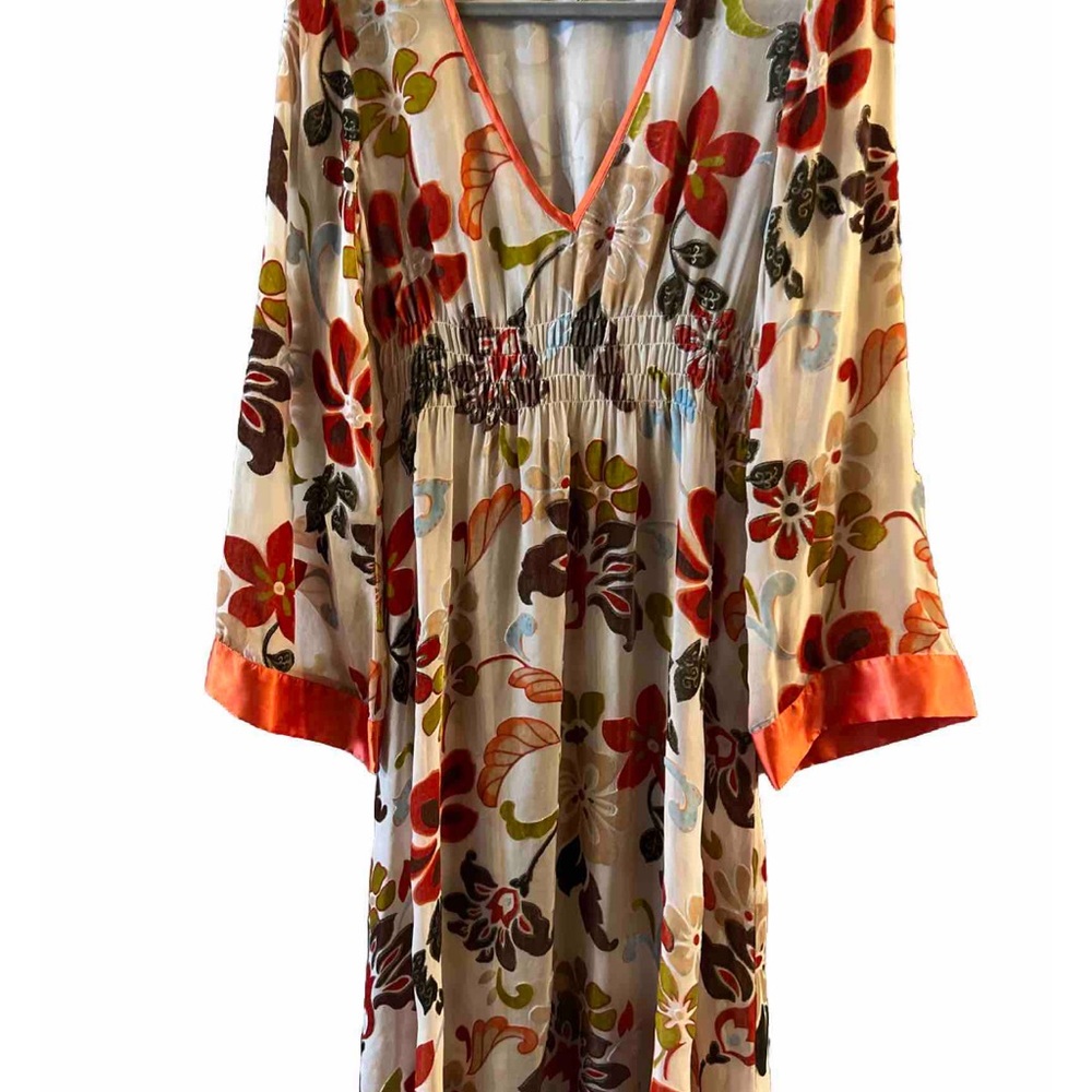 Bb  Dress100% Silk  wavy sleeves and sheer floral embroidery Sz M Multicolor F